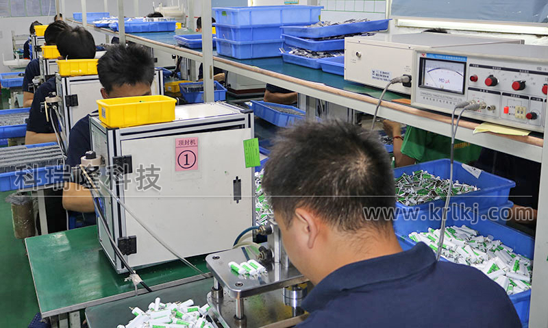聚合物鋰電池在頂封生產中為什么會出現起皺或漏液？